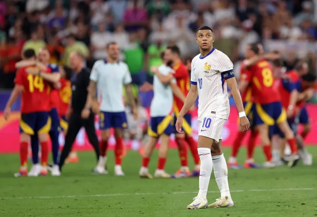 Kylian Mbappé com a camisola da seleção nacional francesa. Foto: Alex Livesey/Getty Images.