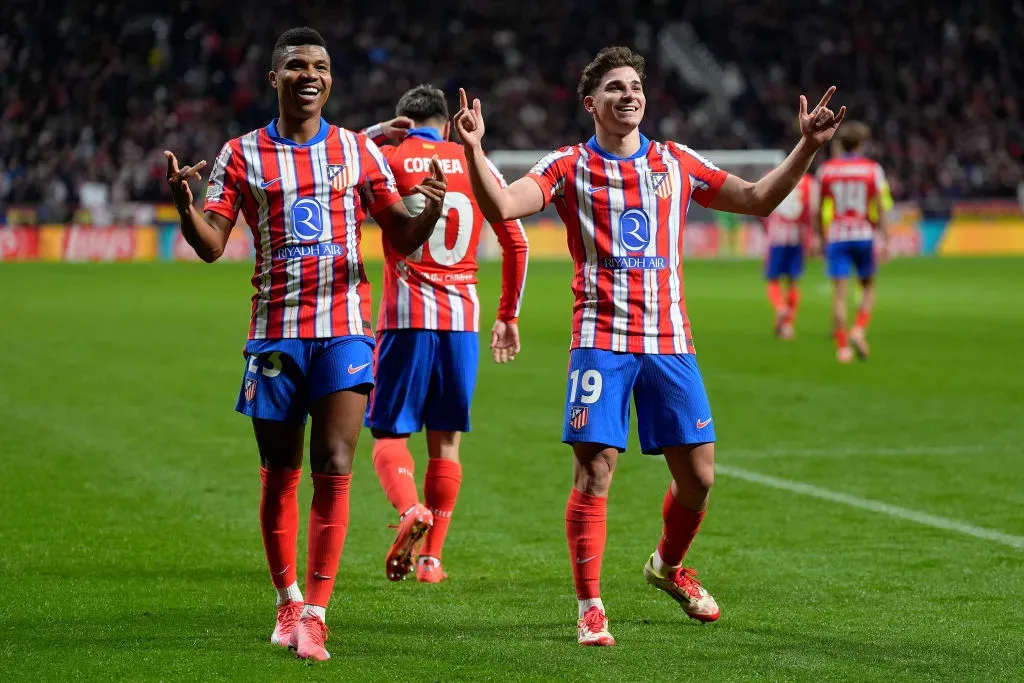 Reinildo e Alvarez celebrando a reviravolta do Atleti. Foto: Getty Images