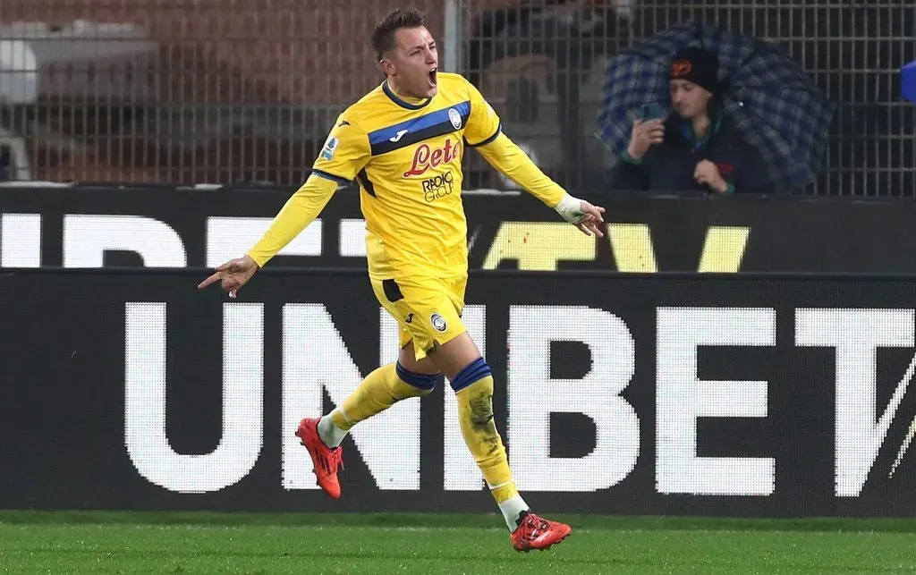 Mateo Retegui bisou na vitória da Atalanta. Foto: Marco Luzzani/Getty Images