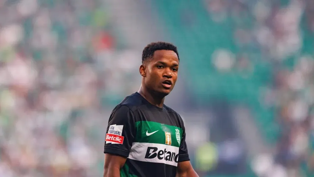 Geny Catamo vem despertando interesse de clubes. Foto: Imago