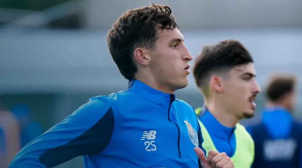 Tomás Pérez em seu primeiro treinamento no FC Porto. Foto: FC Porto.
