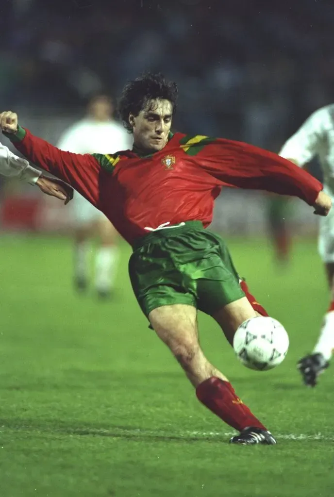 Futre a jogar com a camisola da seleção nacional portuguesa. Foto: Clive Brunskill/Allsport/Getty Images.