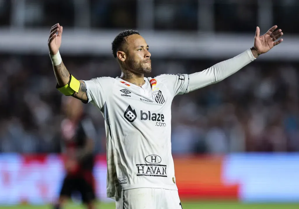 Neymar esteve perto de marcar no regresso ao Santos. Foto: Getty Images