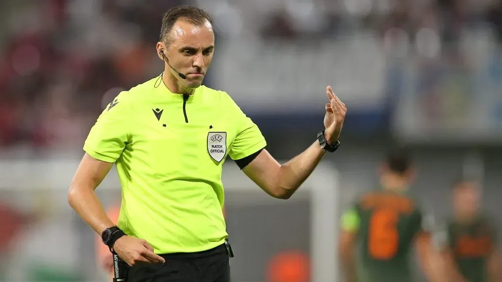 João Pinheiro, o árbitro do clássico entre FC Porto e Sporting. Foto: Getty Images.