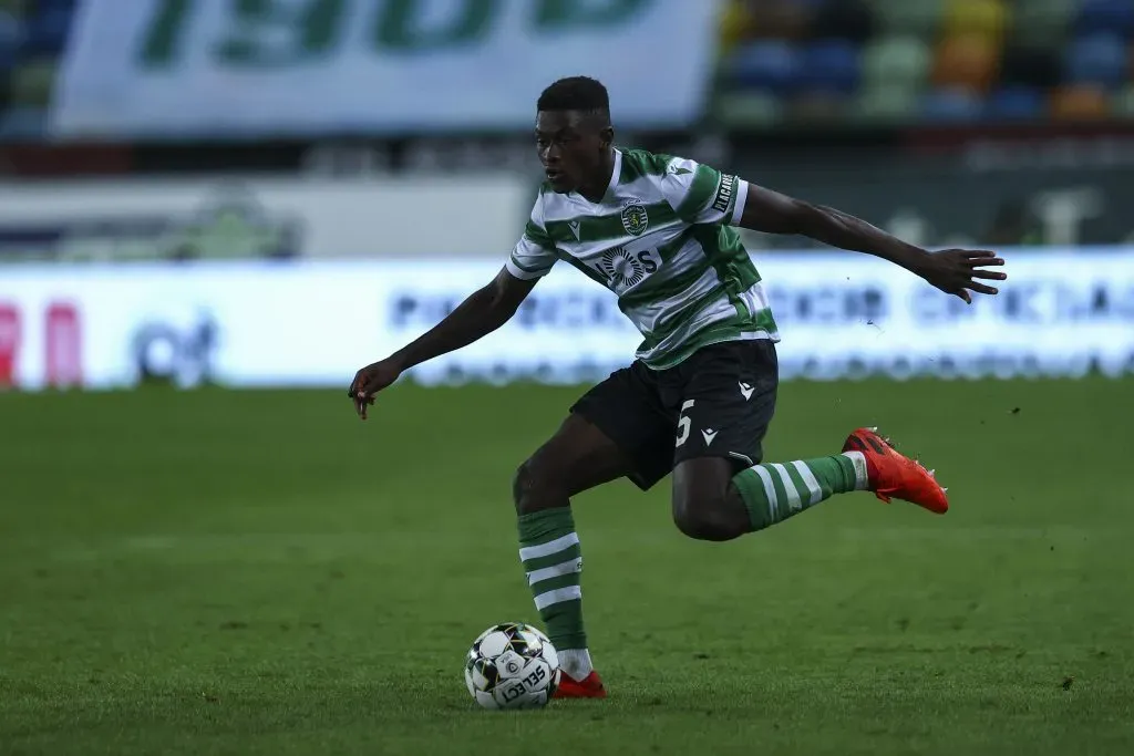 Nuno Mendes a jogar com a camisola do Sporting. Foto: Carlos Rodrigues/Getty Images.