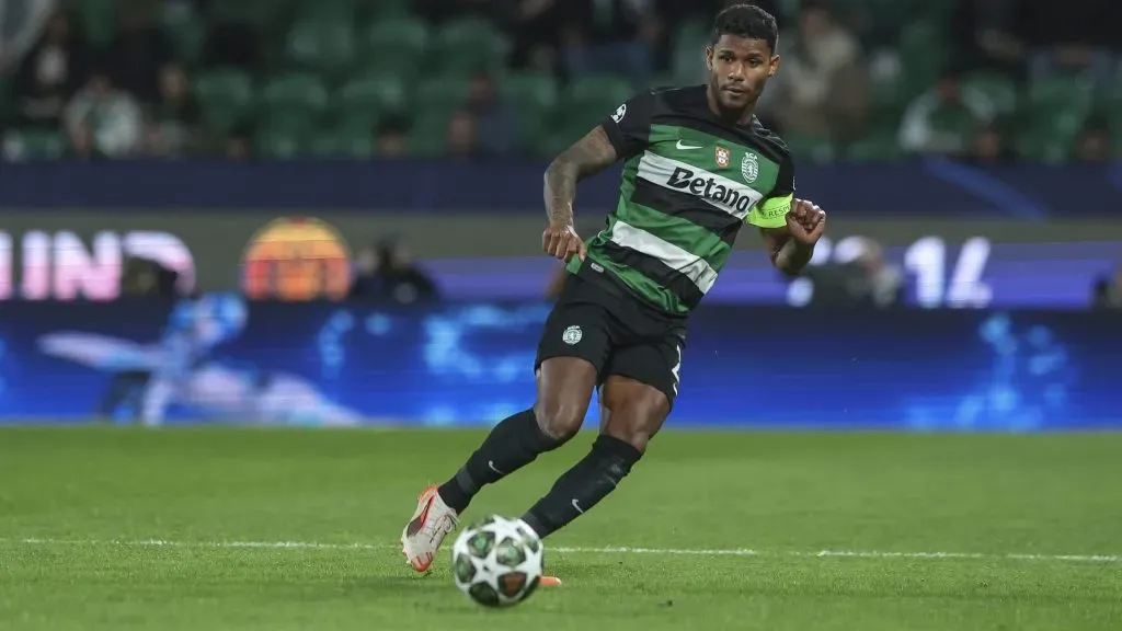 Matheus Reis apanhou um jogo de suspensão. Foto: Getty Images.