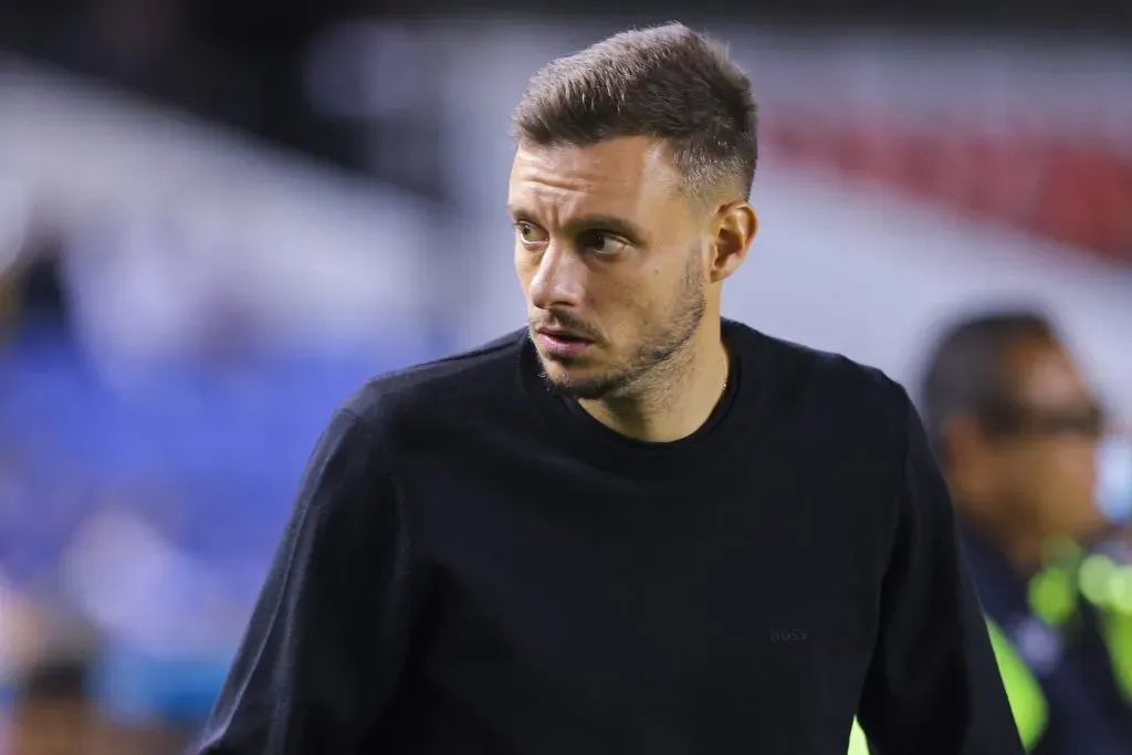 Anselmi fez a antevisão do jogo, em conferência de imprensa. Foto: Agustin Cuevas/Getty Images.
