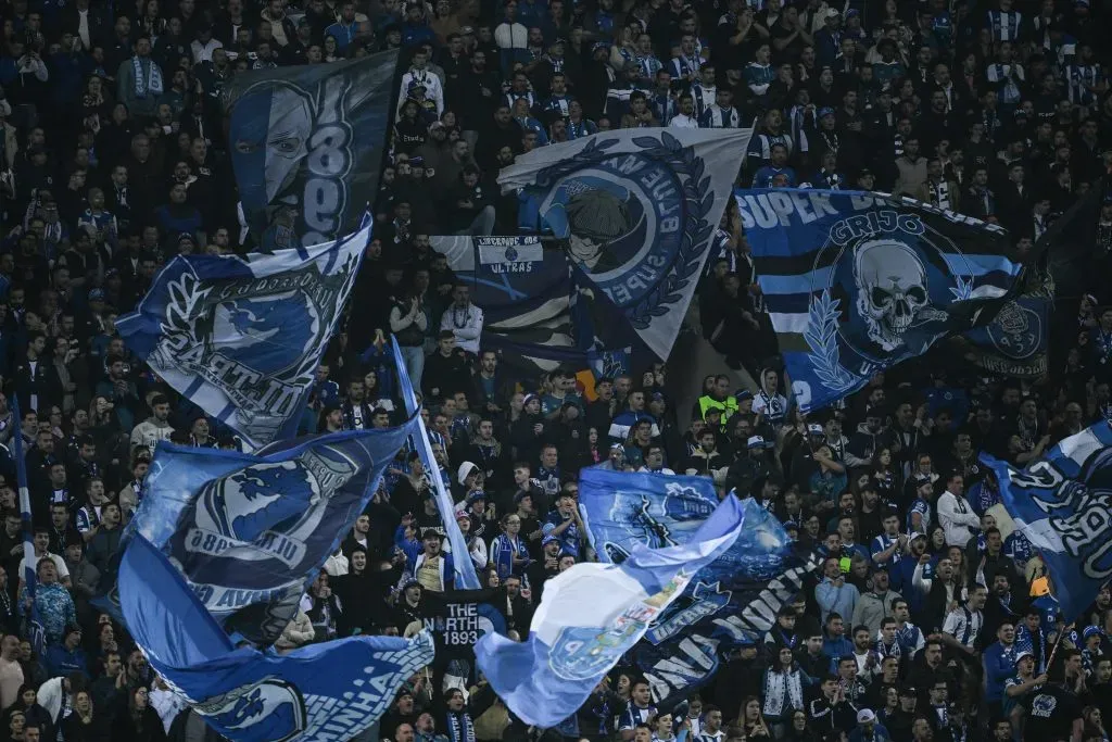 O apoio dos adeptos do Porto. Foto: David Ramos/Getty Images.