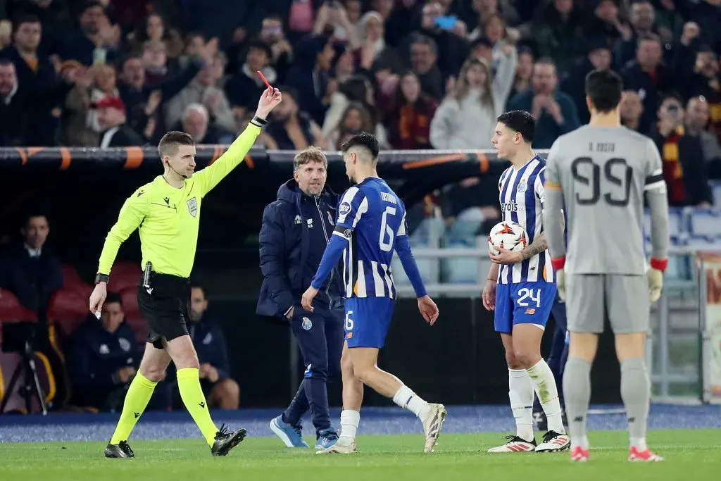 Stephen Eustáquio foi expulso no FC Porto. Foto: Getty Images