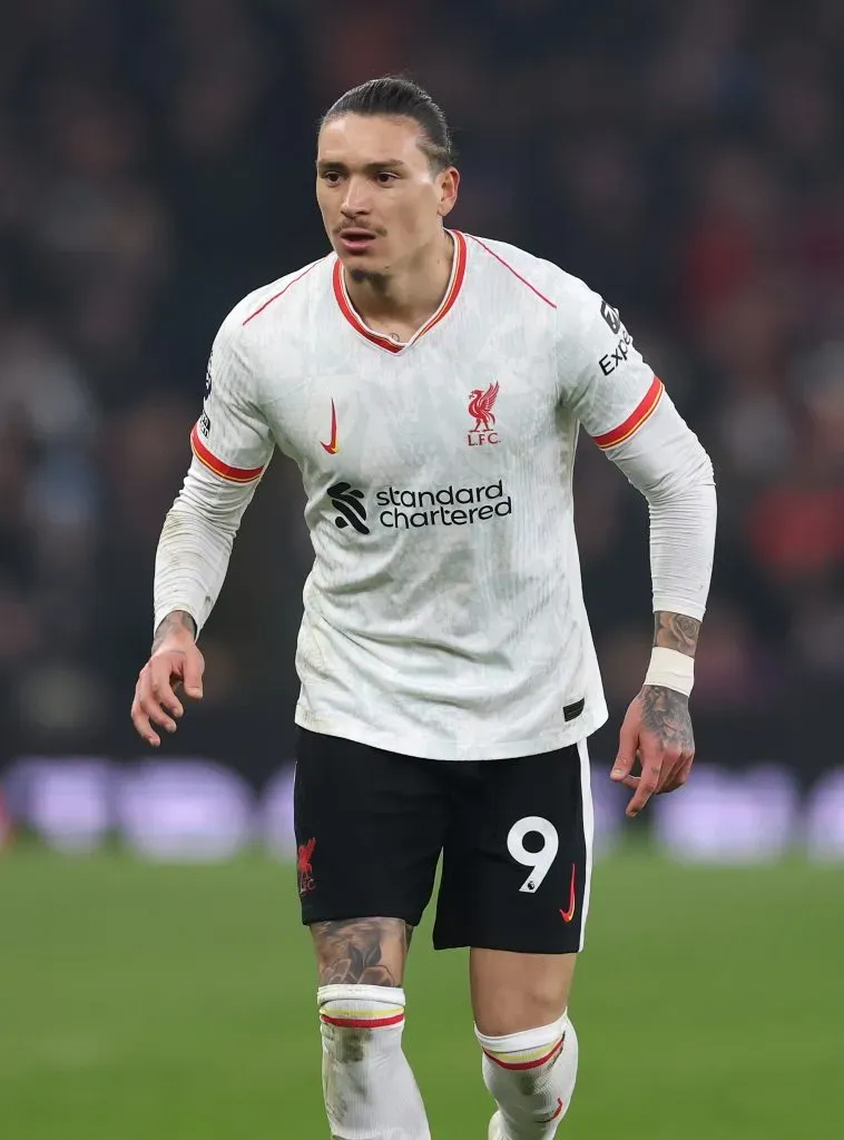 Darwin voltou a ter um falhanço clamoroso com a camisola do Liverpool. Foto: Julian Finney/Getty Images.