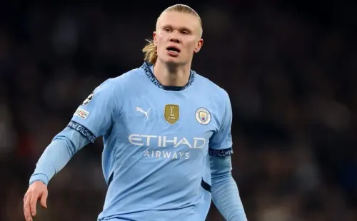 Haaland, o ponta de lança goleador do City, está em dúvida para o jogo. Foto: Carl Recine/Getty Images.