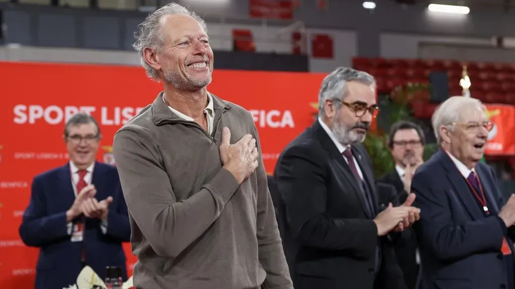 Michel Preud'homme foi homenageado pelo Benfica. Foto: SLB.