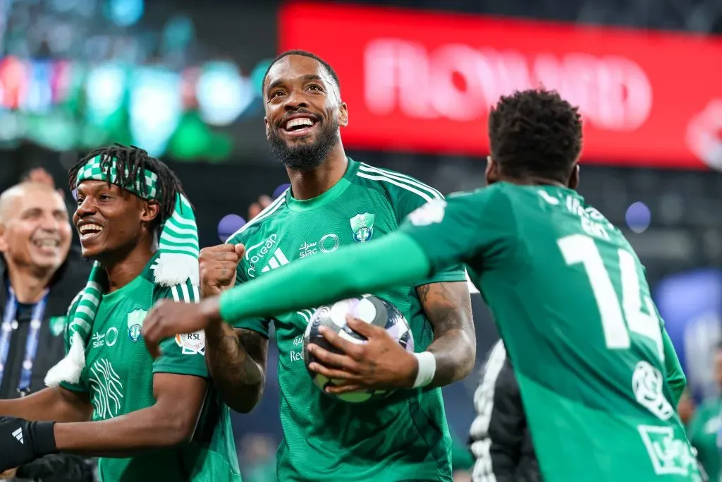 Ivan Toney fez um hat-trick e pôde levar a bola consigo, como de costume. Foto: Yasser Bakhsh/Getty Images.