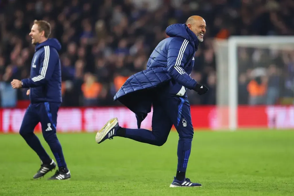 Nuno Espírito Santo festeja a passagem do Nottingham Forest. Foto: Getty Images