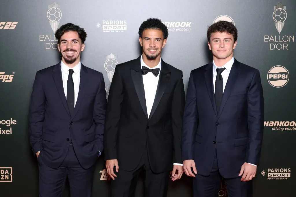 Vitinha, Warren Zaire-Emery e João Neves, respetivamente. Foto: Pascal Le Segretain/Getty Images.