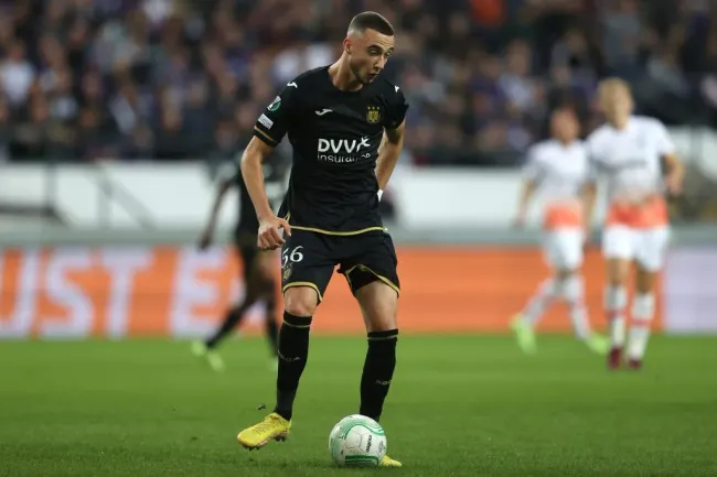 Zeno Debast como jogador do Anderlecht. Foto: Getty Images