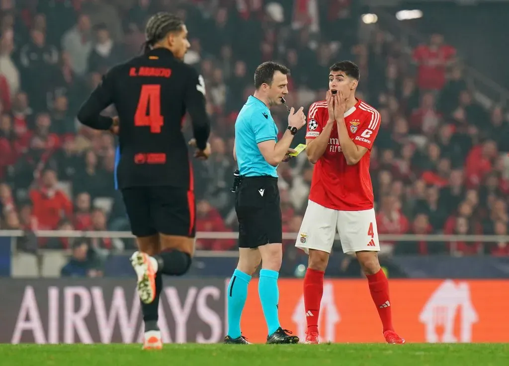 António Silva cometeu um erro que resultou no golo do Barcelona. Foto: Gualter Fatia/Getty Images.