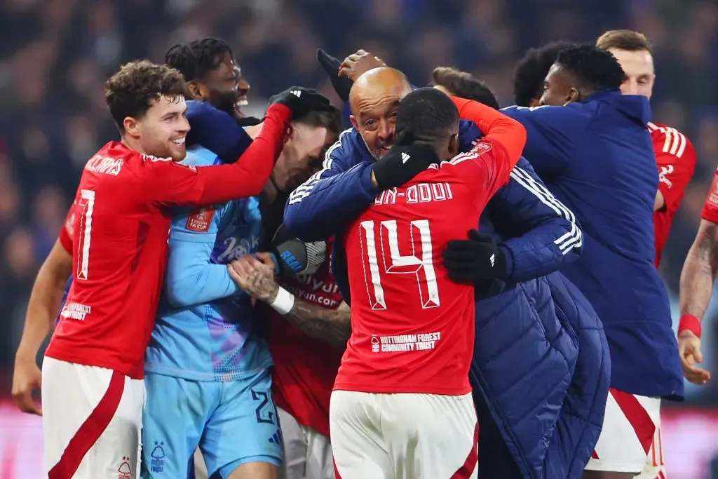 Nuno Espírito Santo orienta o Nottingham Forest. Foto: Getty Images