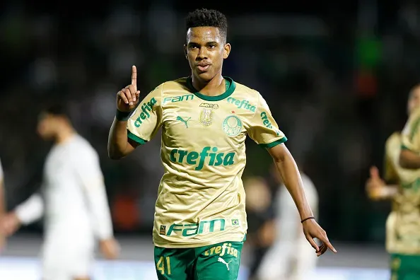 Estêvão em ação pelo Palmeiras no Brasileirão de 2024. Foto: Getty Images