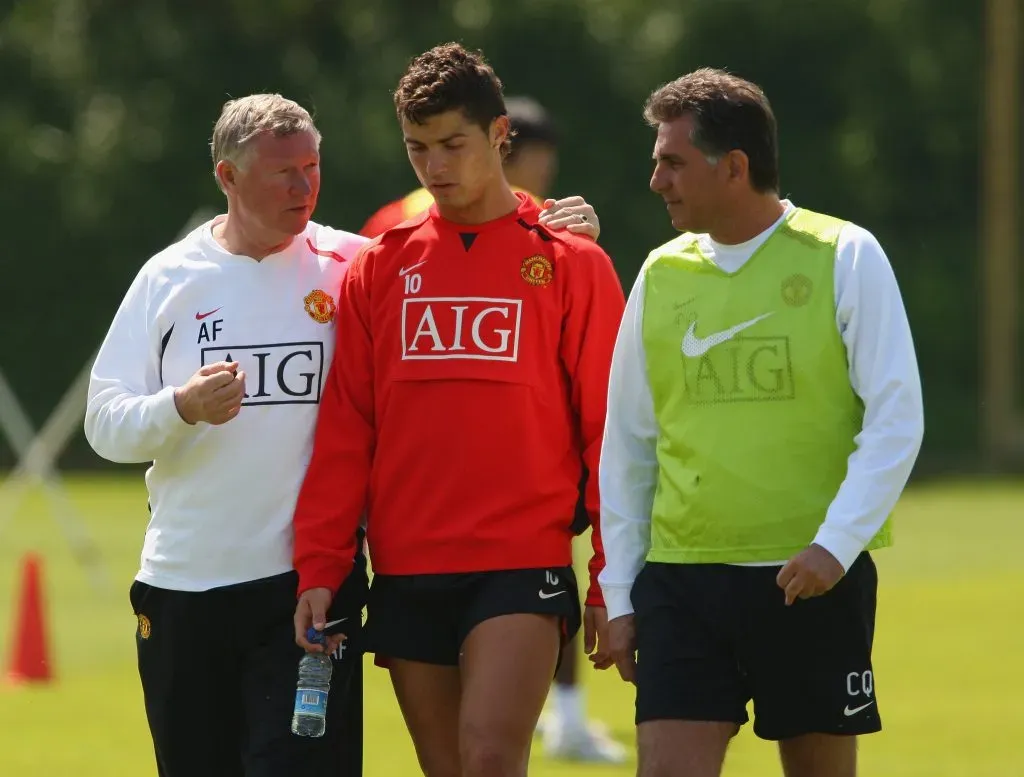 Alex Ferguson, Cristiano Ronaldo e Carlos Queiroz, respetivamente, em 2008 e juntos nos red devils. Foto: Alex Livesey/Getty Images.