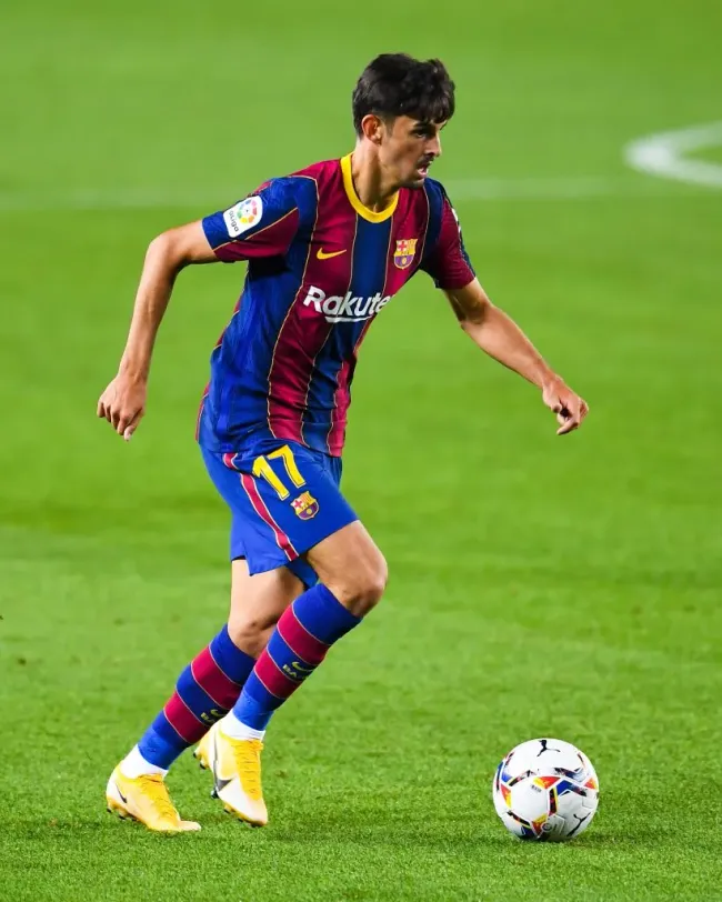 Trincão em campo com a camisola do Barcelona. David Ramos/Getty Images.