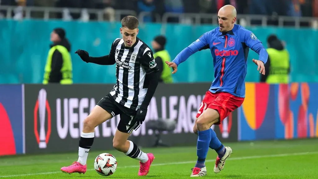 Giannis Konstantelias é alvo do Benfica. Foto: Getty Images.
