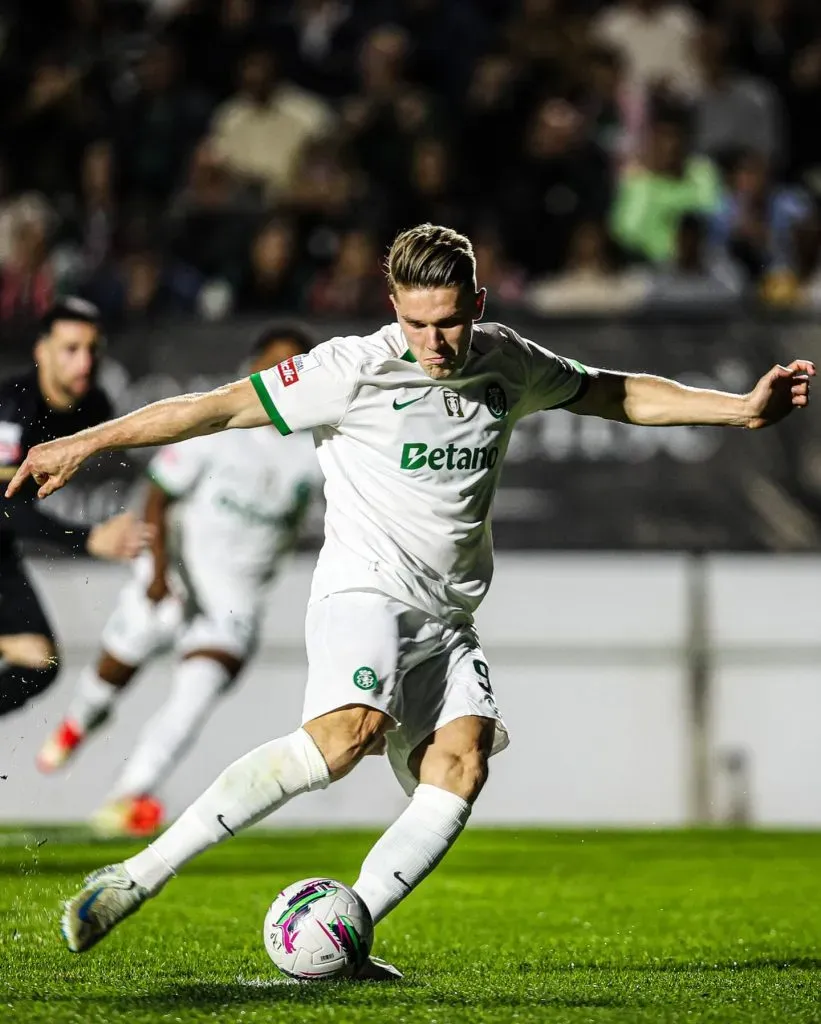 Viktor Gyokeres converte penálti na vitória do Sporting. Foto: Liga Portugal