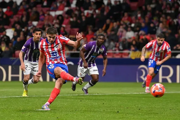 Julián Alvarez bisou contra o Valladolid. Foto: Getty Images