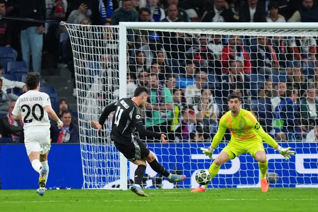 O momento em que Martinelli faz o segundo golo do Arsenal. Foto: Angel Martinez/Getty Images.