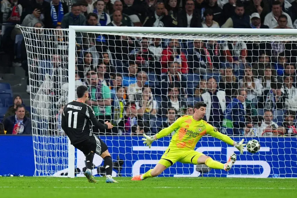 Gabriel Martinelli marca seu golo no Real Madrid x Arsenal. Foto: Angel Martinez/Getty Images.