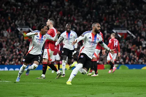 Lacazette entrou para elevar o nível do Lyon. Foto: Getty Images