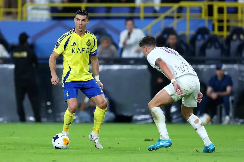 Fábio Cardoso a defrontar Cristiano Ronaldo. Foto: Getty Images