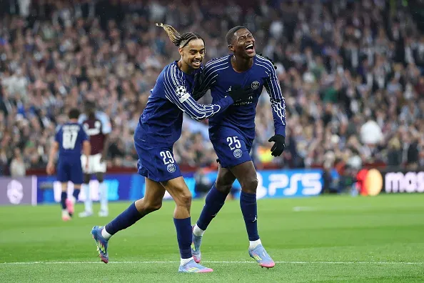 Nuno Mendes celebra o seu golo ante o Aston Villa na Champions League. Foto: Getty Images