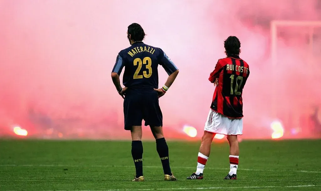 Materazzi e Rui Costa, em imagem histórica de 2005. Foto: Mike Hewitt/Getty Images.