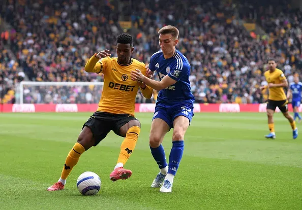 Nélson Semedo contra o Leicester na Premier League. Foto: Getty Images