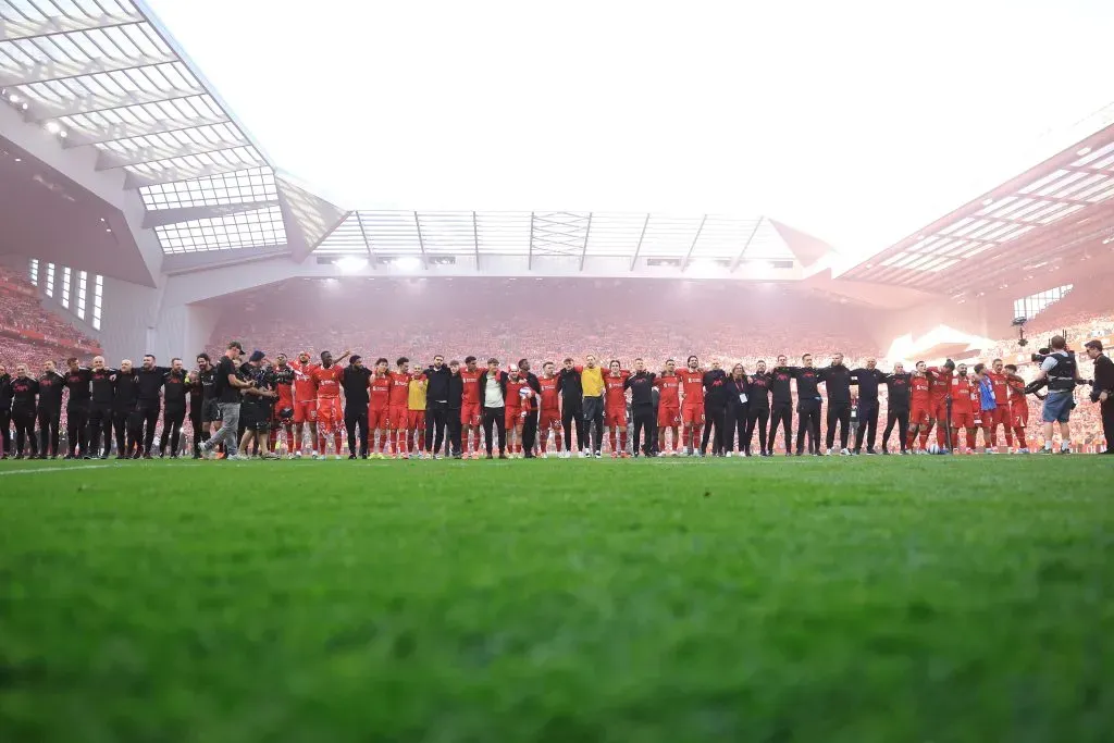 Um momento muito especial entre o Liverpool e os seus adeptos. Foto: Carl Recine/Getty Images.