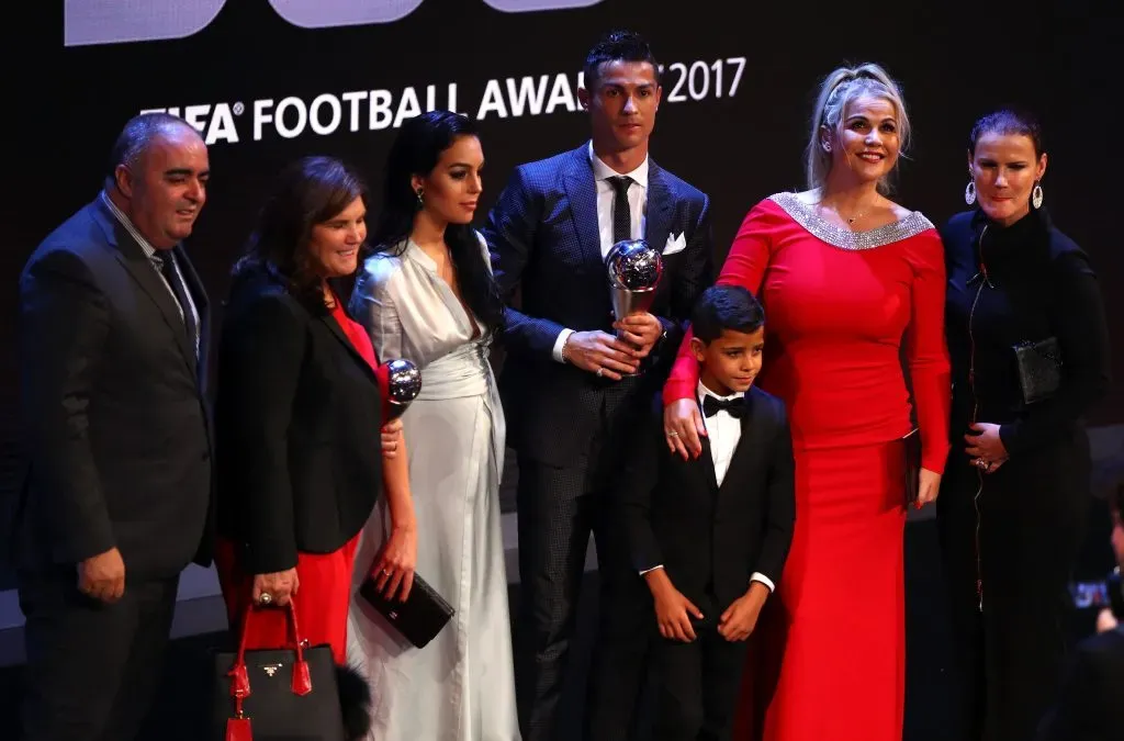 Parte da família de CR7. Michael Steele/Getty Images.