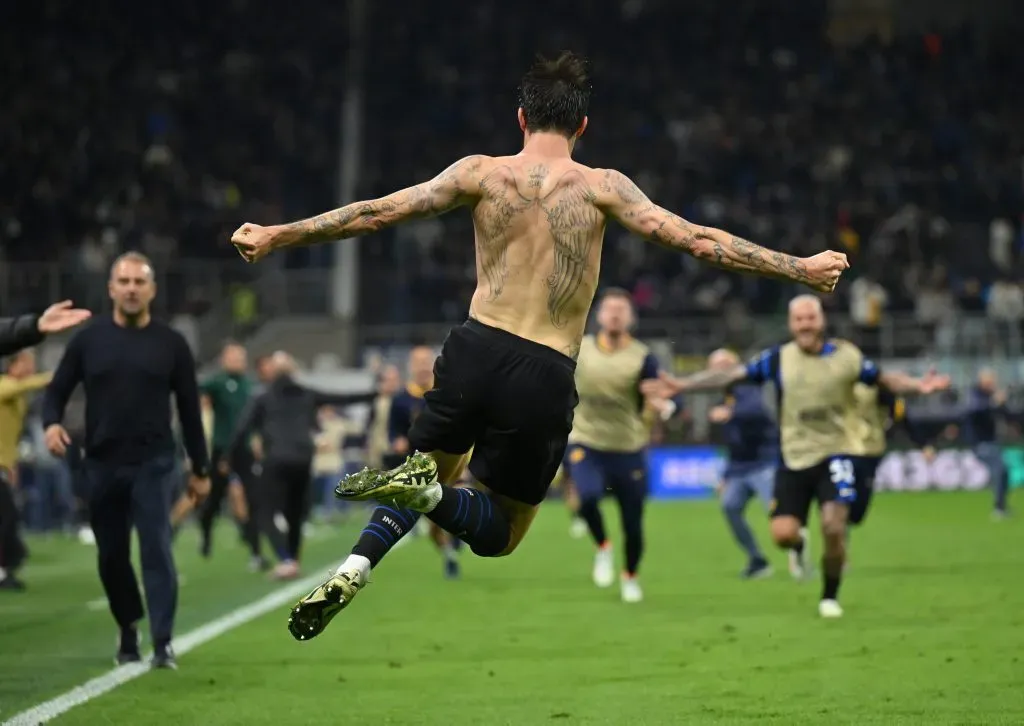 O momento em que Acerbi festeja após colocar o Inter no prolongamento. Foto: Dan Mullan/Getty Images.