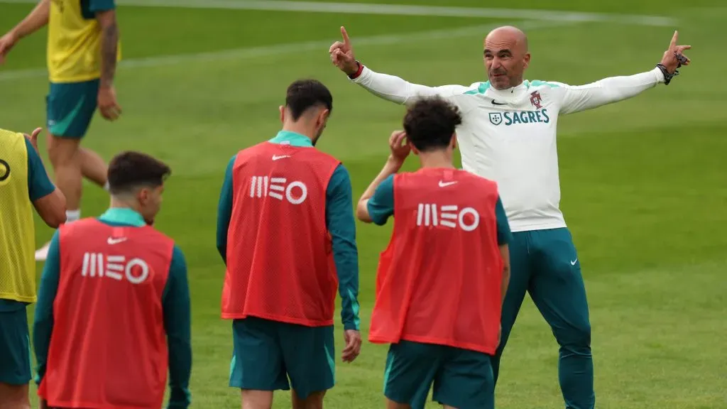 Roberto Martínez dá instruções durante um treino a Portugal. Foto: Kevin C. Cox/Getty Images