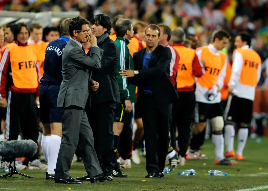 Inglaterra x Alemanha: Fabio Capello e Hansi Flick no Mundial 2010. Foto: Michael Regan/Getty Images.