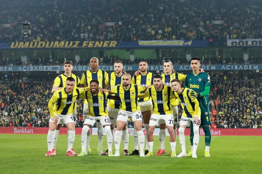 Fenerbahçe é orientado por José Mourinho. Foto: Getty Images