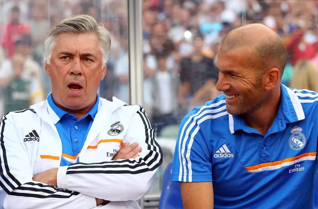 Carlo Ancelotti e Zidane, no Real Madrid, em 2013. Foto: Martin Rose/Getty Images.