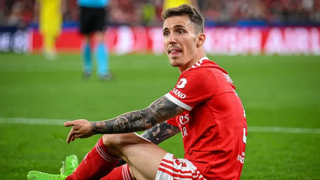 Álex Grimaldo jogou oito temporadas no Benfica. Foto: Octavio Passos/Getty Images