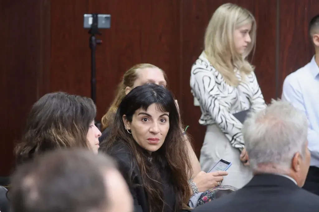 Gianinna Maradona, filha de Diego Maradona, no tribunal. Foto: Marcos Brindicci/Getty Images.