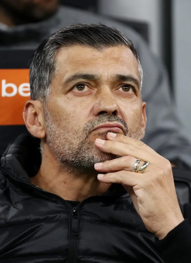 Sérgio Conceição fez a antevisão do jogo, em conferência de imprensa. Foto: Marco Luzzani/Getty Images.