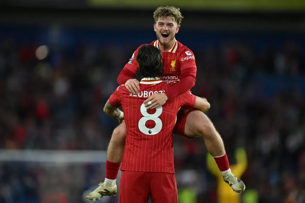 Harvey Elliott e Dominik Szoboszlai, os marcadores do Liverpool. Foto: Getty Images
