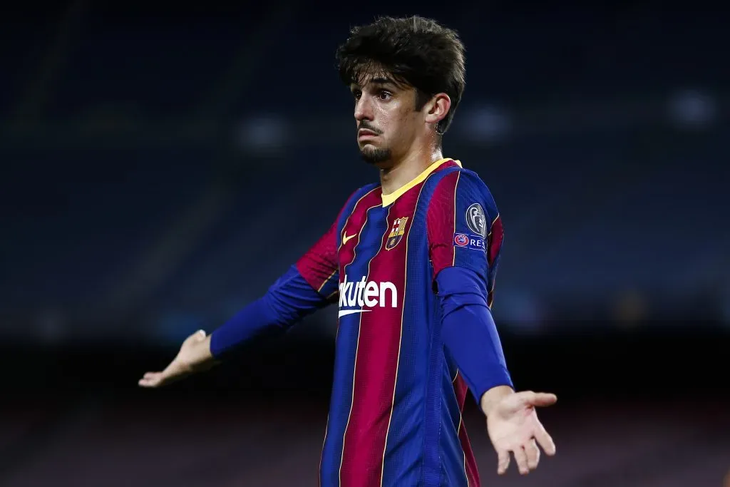 Trincão com a camisola do Barcelona, em 2020. Foto: Eric Alonso/Getty Images.