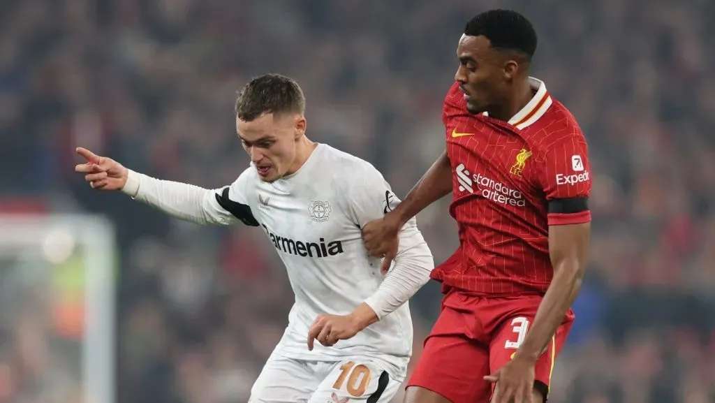 Florian Wirtz aqui a defrontar o provável novo clube, o Liverpool. Foto: Carl Recine/Getty Images