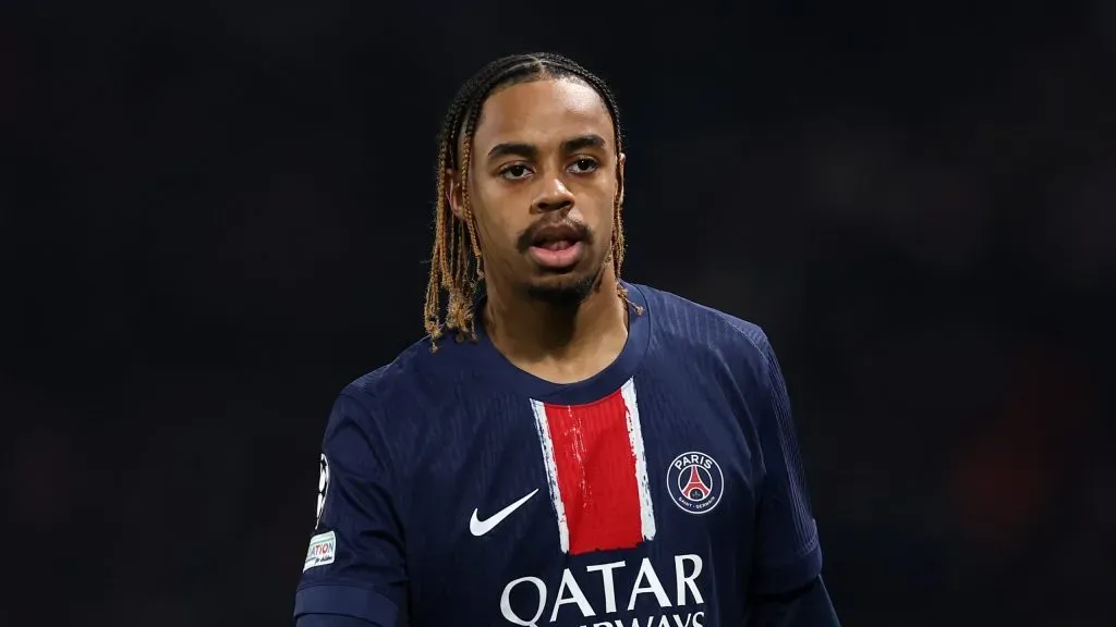 Bradley Barcola bisou pelo PSG na final da Taça de França. Foto: Julian Finney/Getty Images