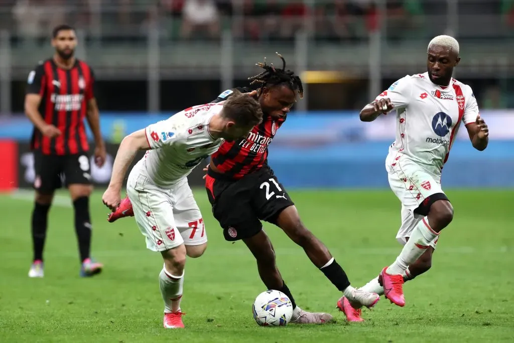 Samuel Chukwueze em destaque na vitória do Milan. Foto: Getty Images